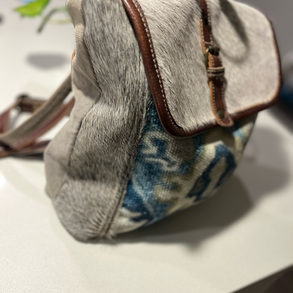 Myra- Simple Epiphany Bagpack